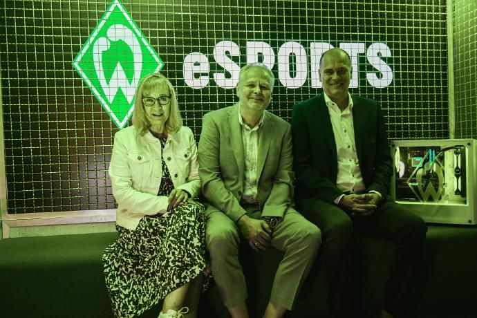 Für das Werder eSports-Team treten Spieler wie der mehrfache deutsche Meister „MegaBit“ und „Fifabio“ an. - PC-Hersteller AGANDO wird Premium-Partner von Werder Bremen eSports Für das Werder eSports-Team treten Spieler wie der mehrfache deutsche Meister „MegaBit“ und „Fifabio“ an. - PC-Hersteller AGANDO wird Premium-Partner von Werder Bremen eSports