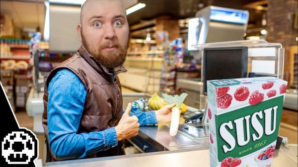 Buben eröffnen einen Supermarkt.