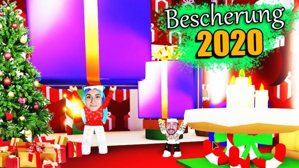 BESCHERUNG BEI BABY KAAN & MAMA DANIA! Weihnachten 2020 in Adopt Me City! [Roblox Deutsch]