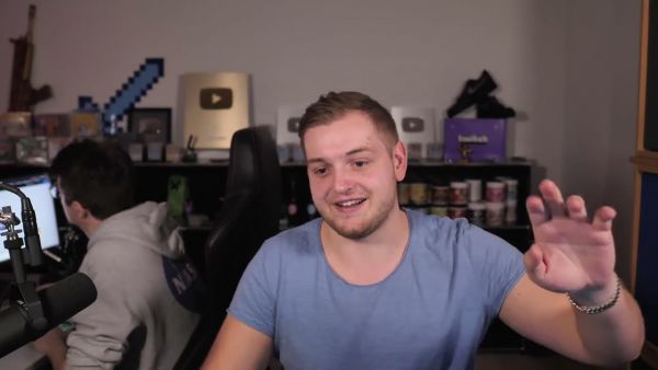 72 Stunden Stream ohne Pause! Alle 100 Subs  ElektroSchock! 1.000 SubsRumathra ein Tattoo stechen!