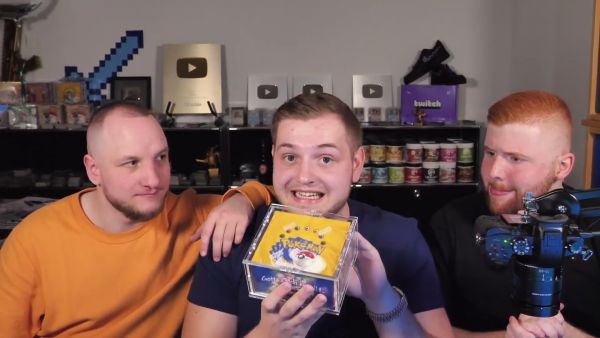 XXL Special Event: 35.000€ BoxBreak-Batlle vom Base Set English! Jeder zieht 12 Booster!