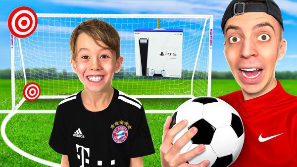 KLEINER JUNGE zerstört mich in FUSSBALL CHALLENGE! 😳 (eskaliert)