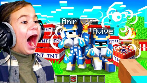 KLEINER JUNGE spielt MINECRAFT auf der YOUTUBER INSEL! 😂 (eskaliert komplett)